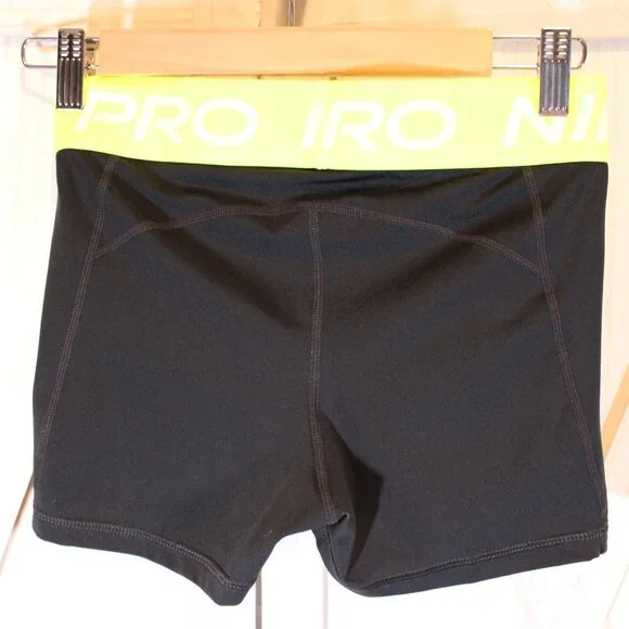 NWOT! Nike Pro Dri-Fit Women's 3" Compression Shorts in Black - Picture 3 of 6